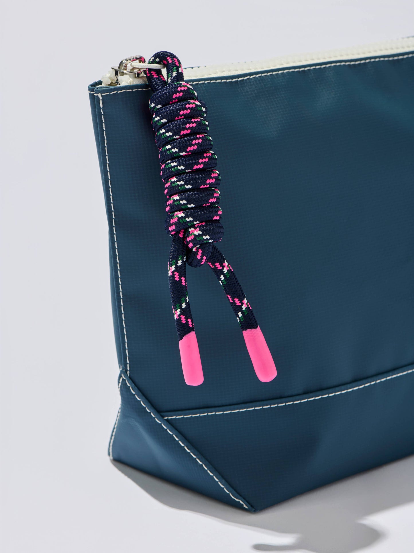 WATER RESISTANT ZIP TILE POUCH | NAVY