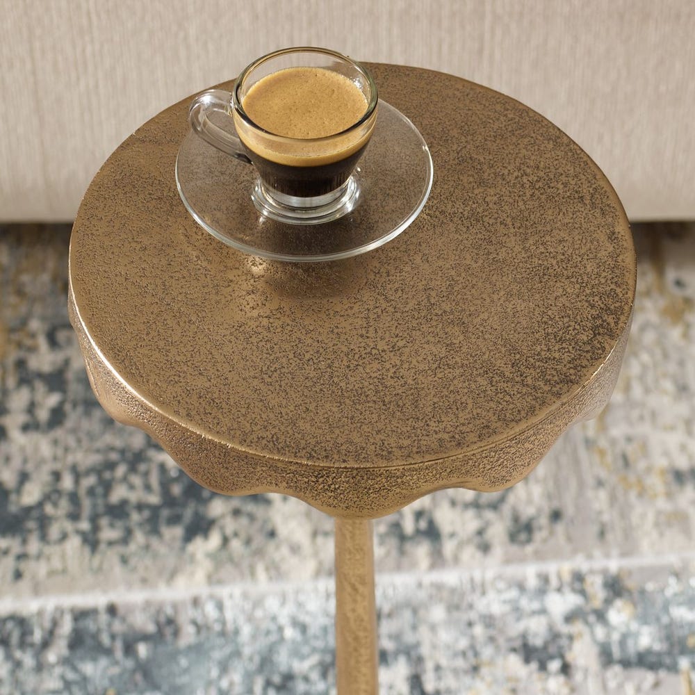 Mahjong drink table | scalloped