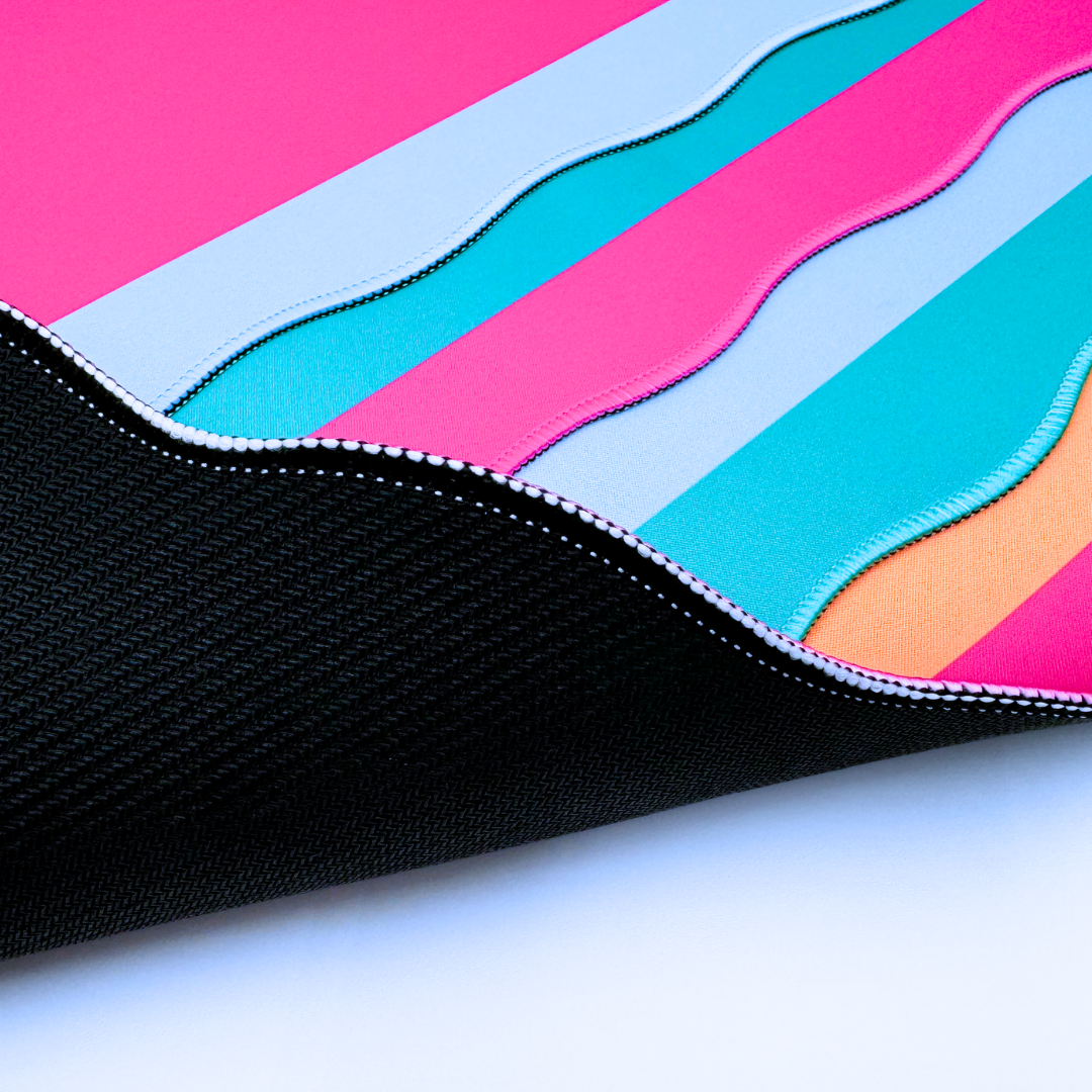 Mahjong Mat | Color Wave Green Center Pink Scallop